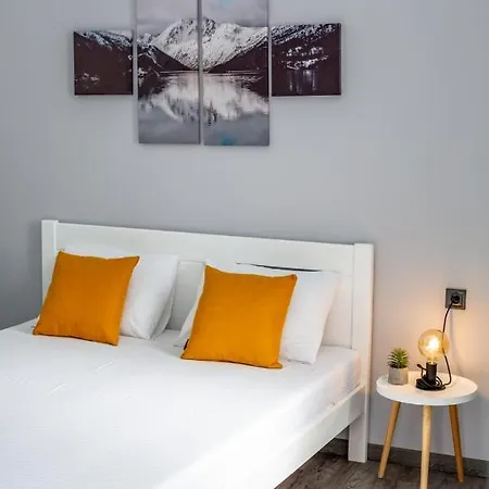 Stylish In The Center * Lemberg