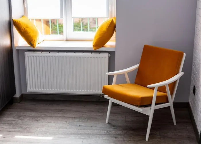 Stylish In The Center *